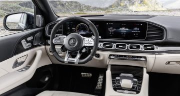 Funny MBUX – What does a Mercedes-Benz say when asked about BMW?