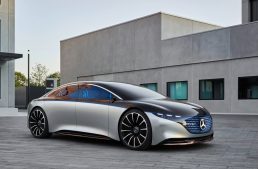 How will Mercedes-Benz build an autonomous car ahead of BMW?