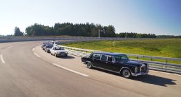 Iconic Mercedes-Benz models run from a standstill to 100 km/h. How long do they need?