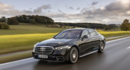 First review Mercedes S-Class W223 by auto motor und sport magazine