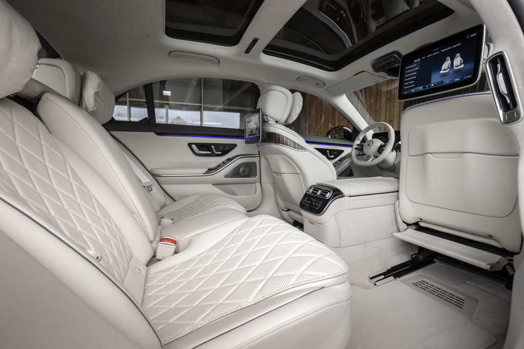 interior mercedes S-Class W223