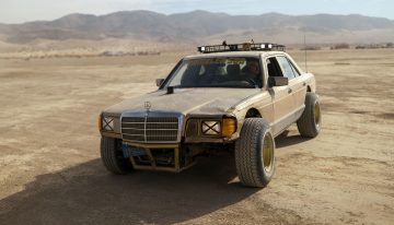 300 SD W 126 converted into off-road Mercedes S-Class for rally raid