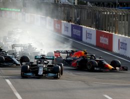 The silly mistake that sent Lewis Hamilton straight to P15 in Baku