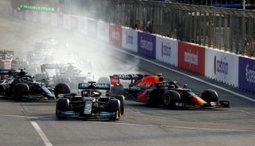 The silly mistake that sent Lewis Hamilton straight to P15 in Baku