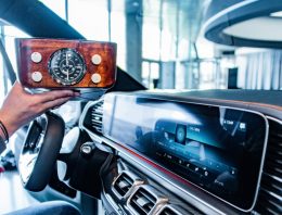 Mercedes-Benz – How did the car radio look a hundred years ago?