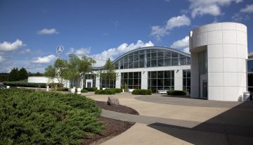 Mercedes-Benz requires employees in the U.S. vaccinate by January 4