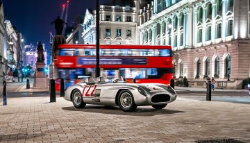 The Mercedes-Benz 300 SLR “722” parades through London in tribute to Sir Stirling Moss