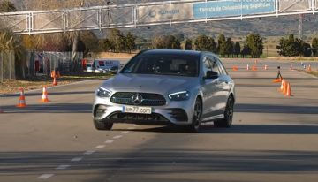 This Is How the Mercedes-Benz E-Class Estate Handles the Moose Test