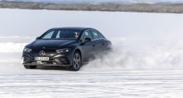 Mercedes EQE 500 first drive on ice by auto motor und sport