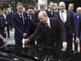 Mercedes-Benz Halts Exports to Russia