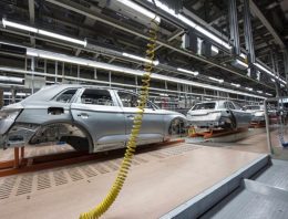 What Education Does a Technician Need to Work in a Mercedes-Benz Factory?