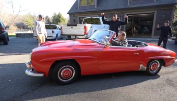 Parked for 20 Years, Abandoned Mercedes-Benz 190S L Is Still Alive