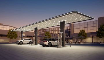 Mercedes competes with Tesla and sets up its network of charging stations