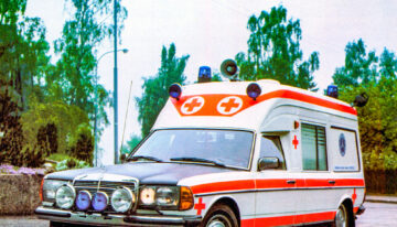 Mercedes-Benz 280 E ambulance
