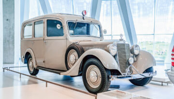 This Is How a Mercedes-Benz Ambulance Looked Back in the 1930s