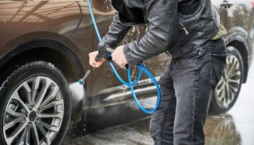 How to clean wheels and tyres properly?