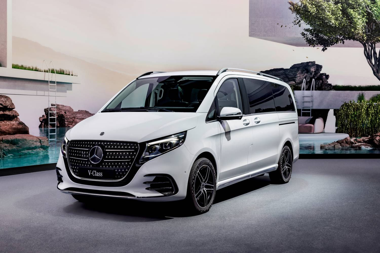 Facelift And New Equipments For The Mercedes V Class EQV