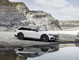 How Mercedes Owners Use Utility Wagons for Weekend and Family Travel