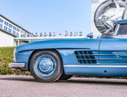 Mercedes takes over employees, tools, and spare parts from restorer Kienle Automobiltechnik