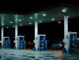 Hybrid vs. Gasoline Cars: Which Is Cheaper to Maintain?