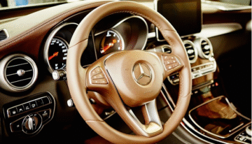 Understanding Your Mercedes-Benz’s Dashboard Warning Lights: A Guide to What Your Car Is Telling You