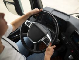 What Drivers Need to Know About Truck Blind Spots