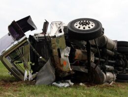 Common Mistakes to Avoid While Filing a Truck Accident Claim