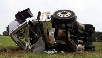 Common Mistakes to Avoid While Filing a Truck Accident Claim