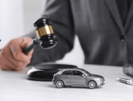 5 Essential Tips to Hire a Car Accident Lawyer