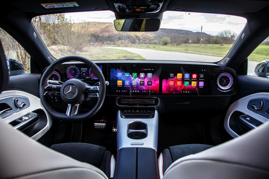 review mercedes CLA 200 mild hybrid 2026