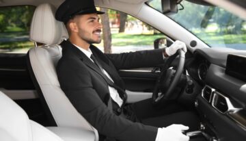 Seamless Mobility: How Professional Chauffeur Standards Transform the Stress of Executive Travel