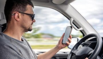 Understanding the 3 Categories of Distractions While Driving