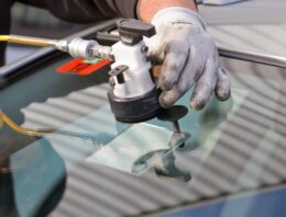 Car Windshield Repair vs Replacement in Calgary: How to Know Which One You Actually Need