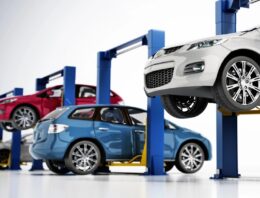 Maximizing Garage Space: Why 2 Post Car Lifts Are a Game-Changer for Workshop Startups