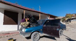 When the Car Stops but the Trip Isn’t Over: A Roadside Emergency Plan That Actually Works