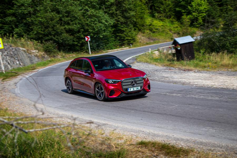 review Mercedes GLC 400 4Matic vs BMW iX3 50 xDrive